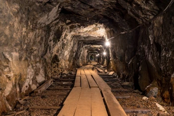  Fototapeta tunel kopalni 2973
